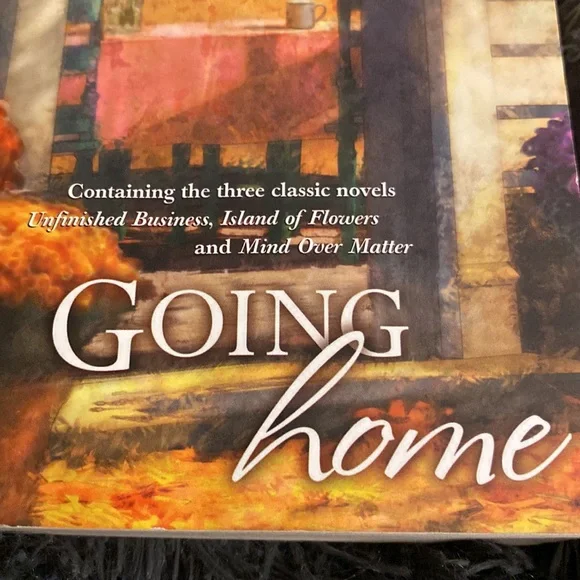 Nora Roberts novels - Picture 3 of 4